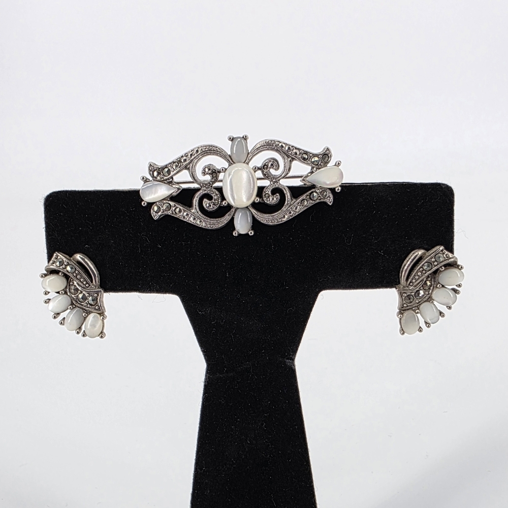 Vintage Moonglow Silver Tone Brooch And Earrings